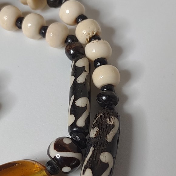 Heavy Decorative Glass And Bone Bead Necklace - Picture 13 of 15